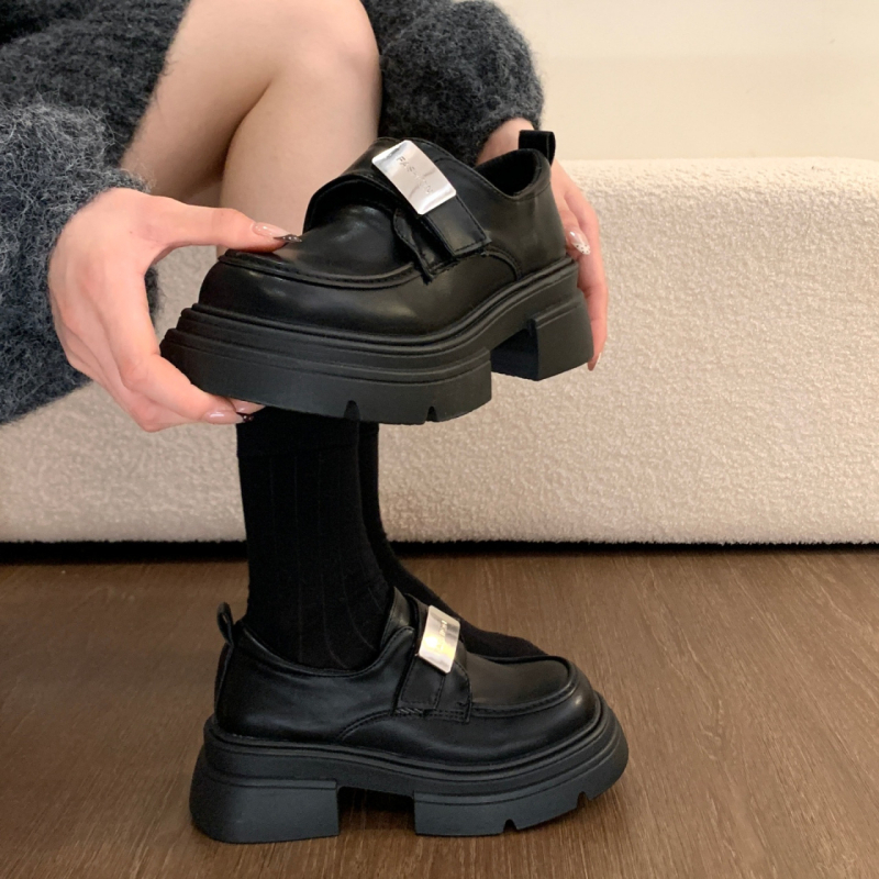 Női retro slip-on loaferek műbőrből, kerek orrú, vastag sarok 3–5 cm, gumitalp, tavasz és ősz használatra