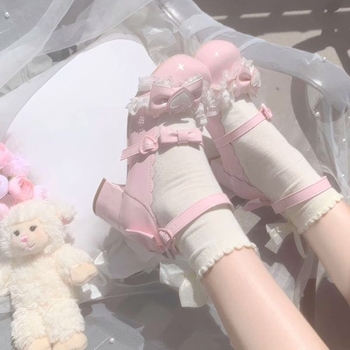 Saldas Lolita stilā Mary Jane kurpes ar PU augšpusi, apaļa purngala, zems potītes augstums, biezi papēži 3–5 cm, aizdare ar sprādziņu, gumijas zole