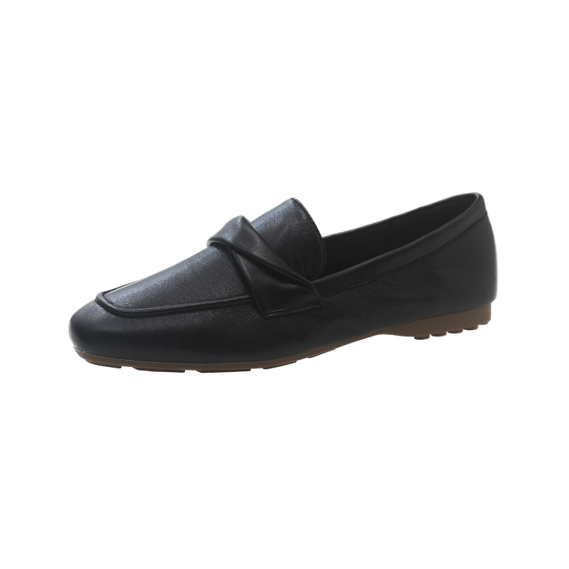 Női loaferek juhbőrből, slip-on, négyszögletes orr, alacsony sarok, gumírozott talp