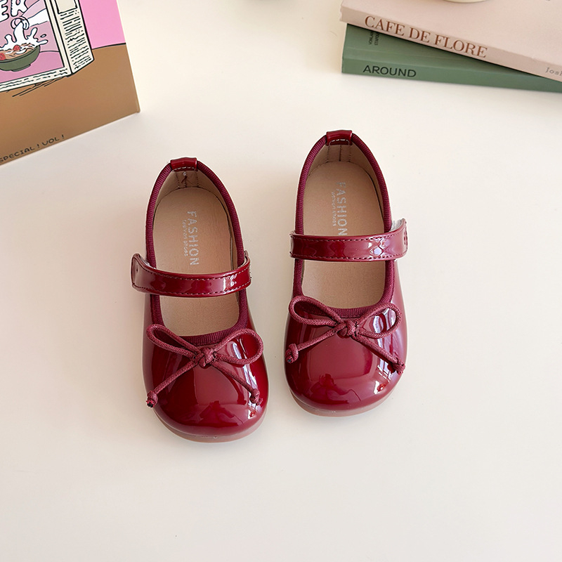 Tüdrukute nahast Lolita kingad – Velcro sulgemine, PU ülaosa, PU sisetald, vahtpõhjaga, Suvi