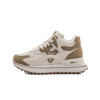 Női sportos-casual cipő, felsőrész szintetikus bőrből, belső plüss bélés, fűzős záródás, PVC talp, alacsony sarok 1-3 cm