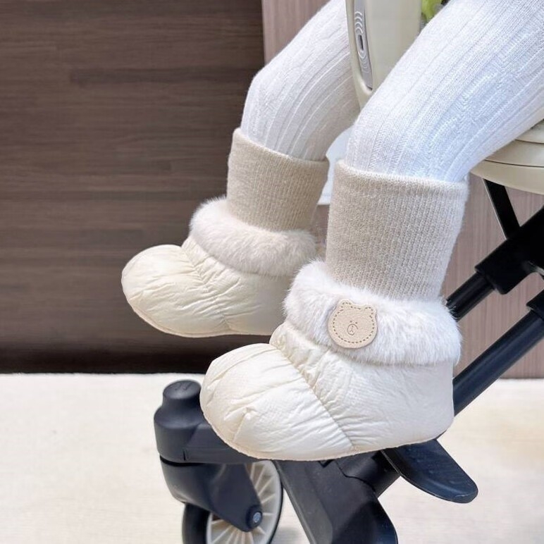 Бебешки обувки-чорапи за момичета: мека подметка, подплатени, всичко в едно за 6-12 месеца, зима