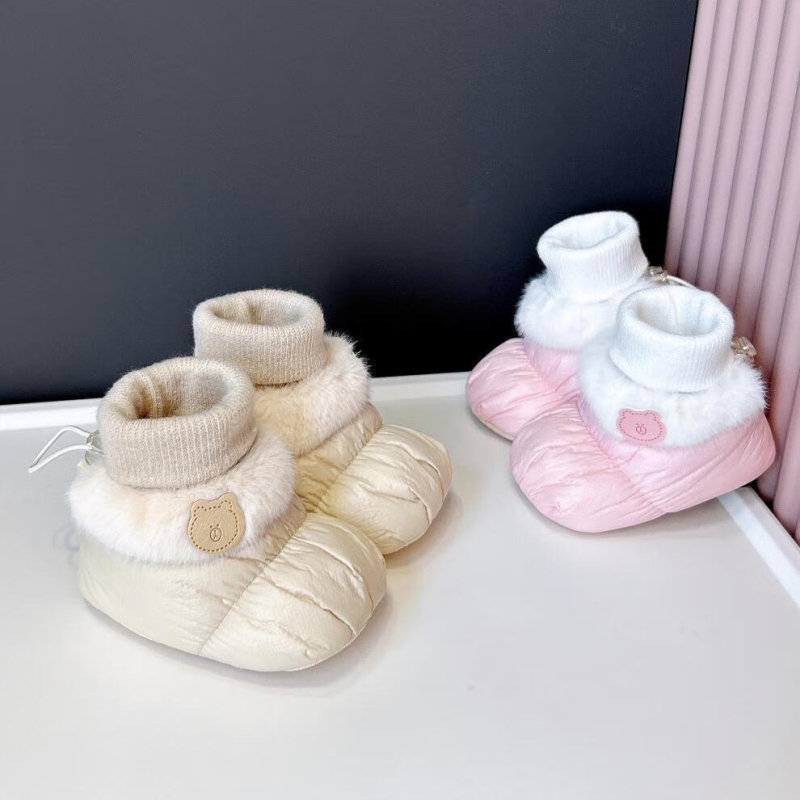 Бебешки обувки-чорапи за момичета: мека подметка, подплатени, всичко в едно за 6-12 месеца, зима