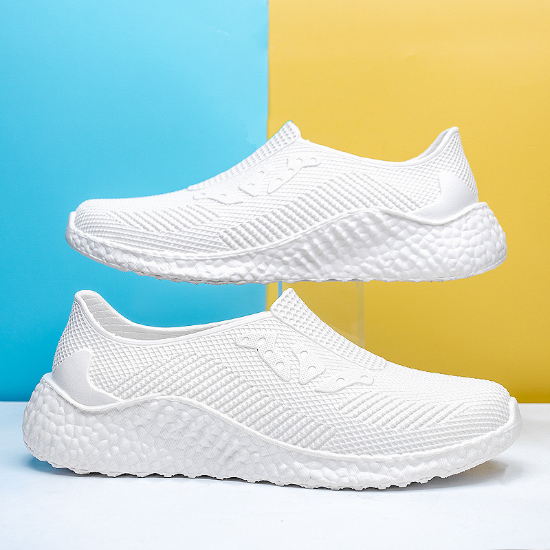 Férfi vízálló eső- és konyhai cipő, PVC felsőrész, PU talpbetét, műanyag talp, hal formájú orr, alacsony sarok 1–3 cm