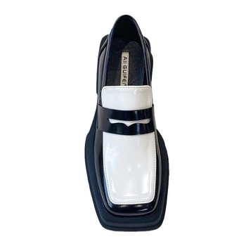 Női brit stílusú loaferek, négyszögletes orrú, mikroszálas felsőrész, gumírozott talp, középmagas sarok 3–5 cm.