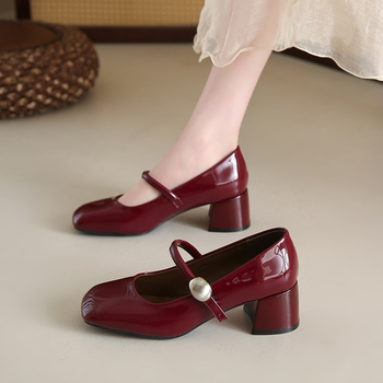 Mary Jane dámske topánky so stredným podpätkom, hranatý nos, syntetická koža, hrubý podpätok, gumová podrážka