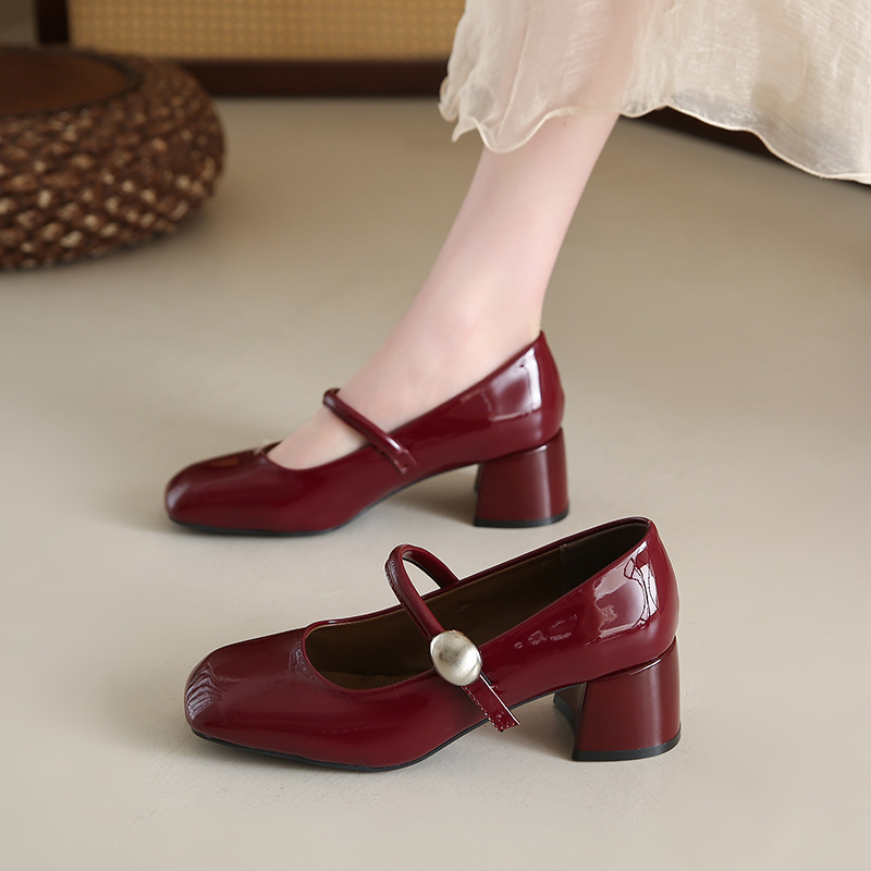 Mary Jane dámske topánky so stredným podpätkom, hranatý nos, syntetická koža, hrubý podpätok, gumová podrážka