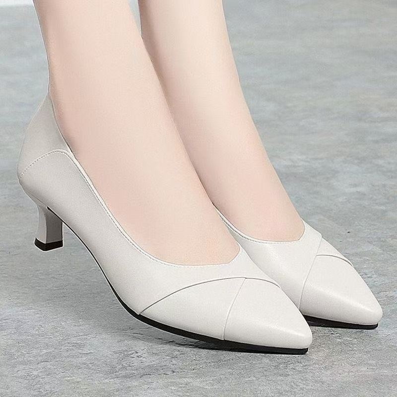 Dámske lodičky s kruhovou špičkou, PU vrchný materiál, PU vložka, stredná výška podpätku 3–6 cm, gumová podrážka