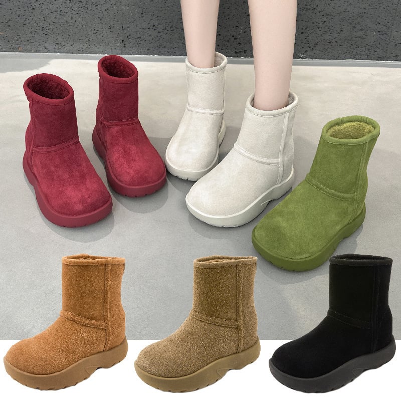 Női hócipő, felső rész: tehén bőr suede (nubuk), bélés: báránygyapjú, talp: gumi, sarka 5 cm vagy több