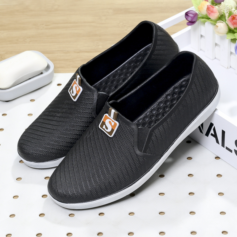 PVC esőcsizmák férfiaknak - csúszásmentes talp, kerek orr, alacsony sarok, injekciós öntéses kivitelezés