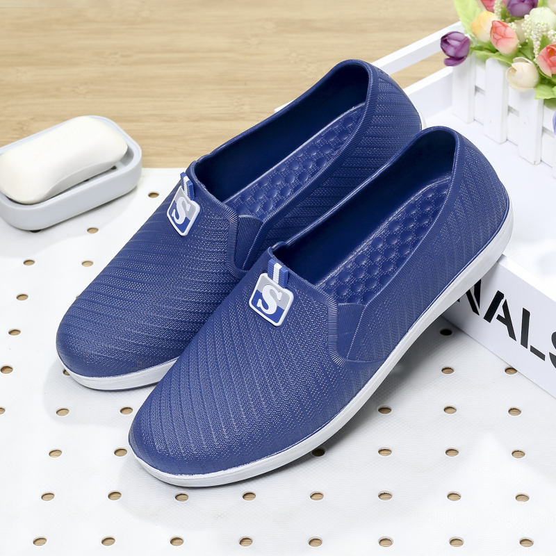 PVC esőcsizmák férfiaknak - csúszásmentes talp, kerek orr, alacsony sarok, injekciós öntéses kivitelezés