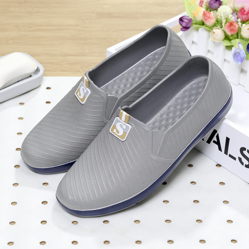 PVC esőcsizmák férfiaknak - csúszásmentes talp, kerek orr, alacsony sarok, injekciós öntéses kivitelezés