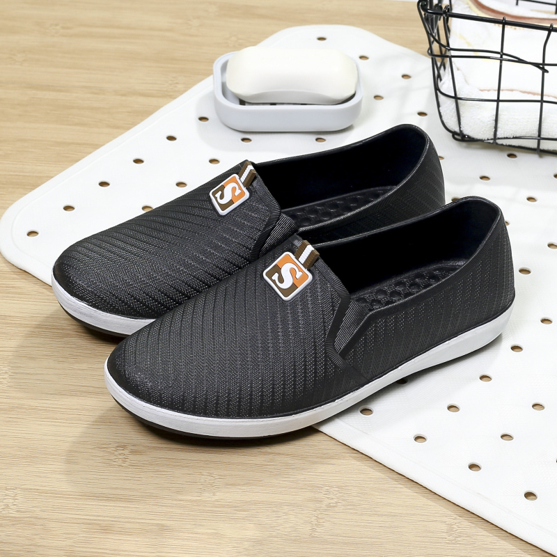 PVC esőcsizmák férfiaknak - csúszásmentes talp, kerek orr, alacsony sarok, injekciós öntéses kivitelezés