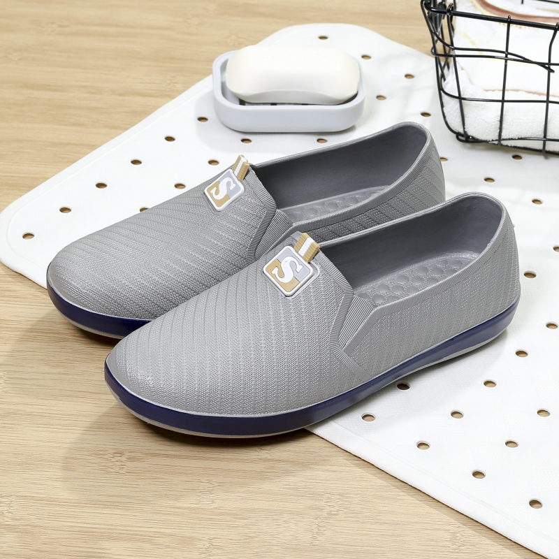 PVC esőcsizmák férfiaknak - csúszásmentes talp, kerek orr, alacsony sarok, injekciós öntéses kivitelezés