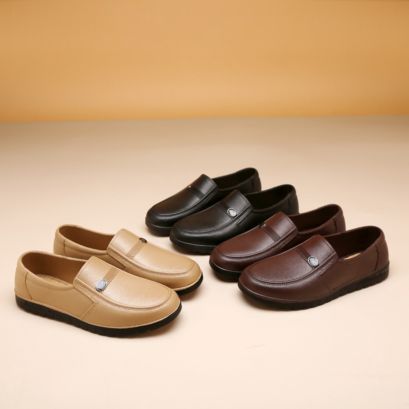 Férfi konyhai cipő — csúszásmentes, vízálló, olajálló, vastag műanyag talp