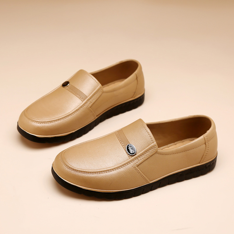 Férfi konyhai cipő — csúszásmentes, vízálló, olajálló, vastag műanyag talp