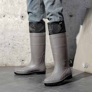 Férfiaknak készült magas szárú PVC esőcsizma, PVC felső és talp, csúszásmentes, négy évszakos, textil belső talp, textil bélés