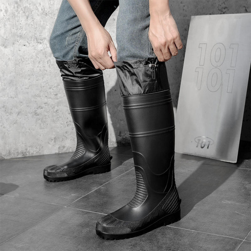 Férfiaknak készült magas szárú PVC esőcsizma, PVC felső és talp, csúszásmentes, négy évszakos, textil belső talp, textil bélés