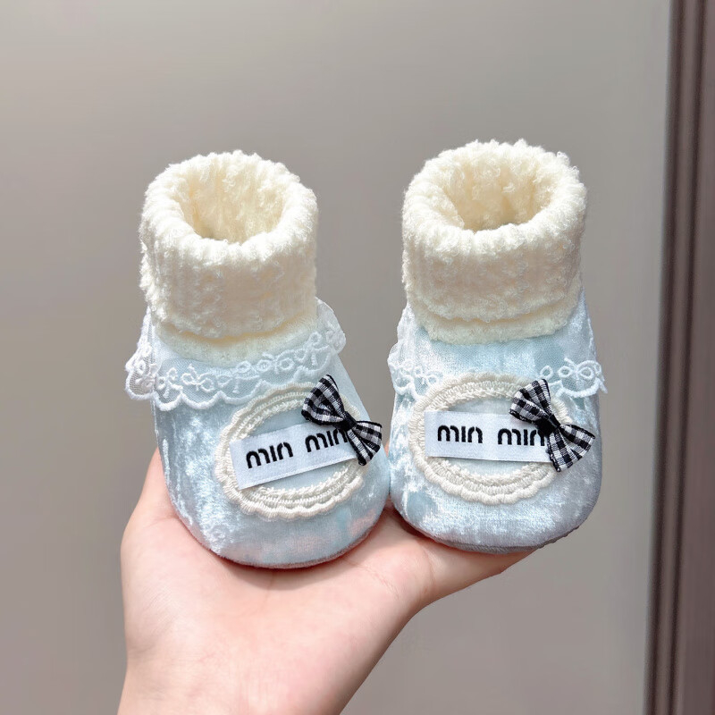 Бебешки чорапени обувки за 6–12 месеца, мека подметка против подхлъзване, подплатени с пух, велурена горна част, принт с анимационни мотиви за момичета