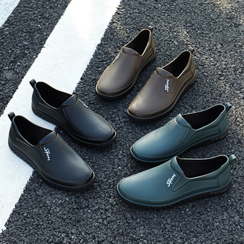 Férfiaknak alacsony szárú esőcsizma, csúszásmentes, vízálló, vastag talppal, kopásálló munkavédelmi lábbeli – konyhába és építkezésre