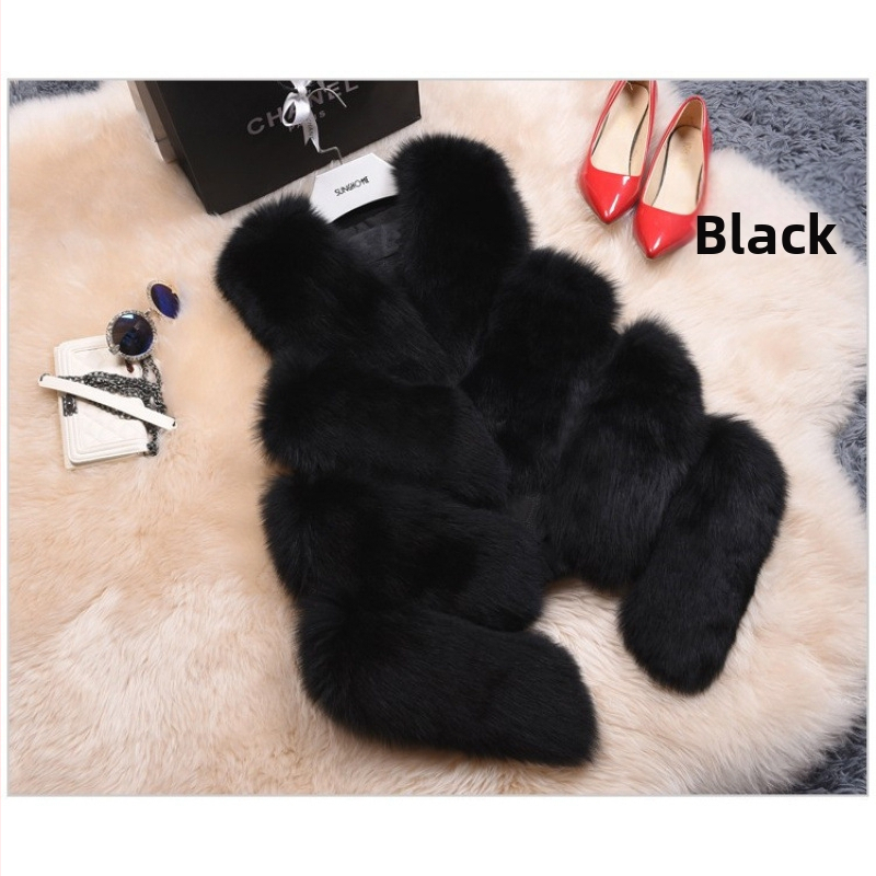 Moteriška dirbtinės odos liemenė su faux lapės kailiu – trumpas ilgis (40–50 cm), be rankovių, V kaklo iškirptė, miestietiškas stilius, ruduo 2023