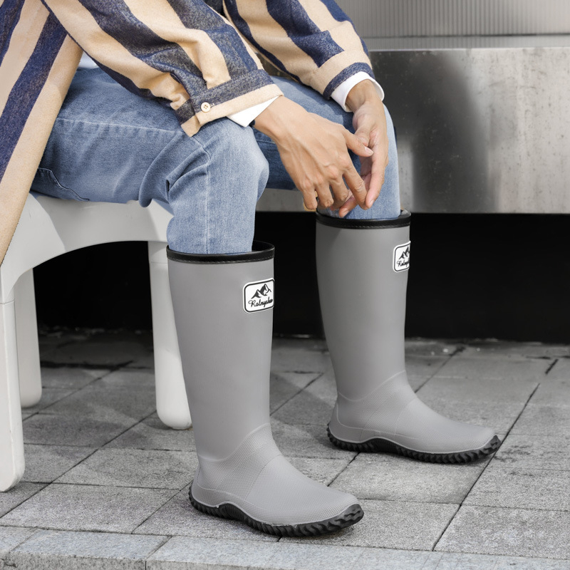 Uniszex magasított esőcsizmák, PVC felsőrésszel, műanyag talppal, EVA belsővel, vízálló és csúszásmentes, minden évszakra
