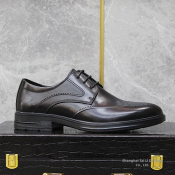 Vyriski formalūs odiniai batai - viršutinis sluoksnis iš pirmosios karvės odos, gumos pada, raišteliai, smailus nosis, pamušalas iš kiaulės odos