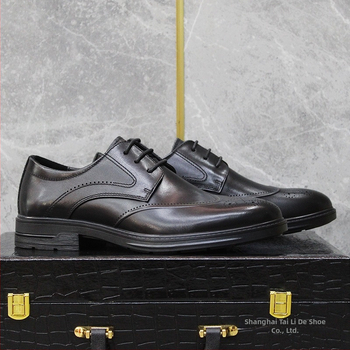 Vyriski formalūs odiniai batai - viršutinis sluoksnis iš pirmosios karvės odos, gumos pada, raišteliai, smailus nosis, pamušalas iš kiaulės odos