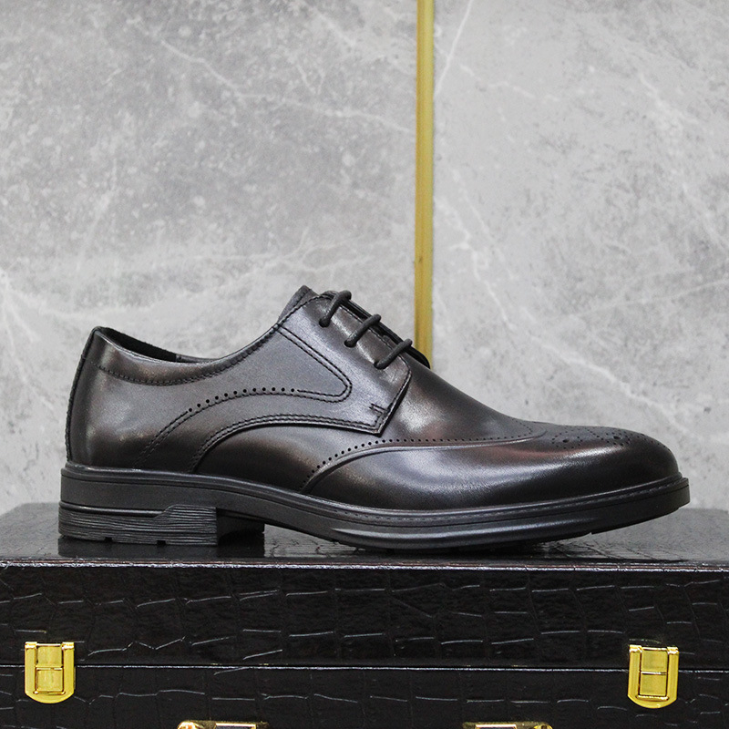 Vyriski formalūs odiniai batai - viršutinis sluoksnis iš pirmosios karvės odos, gumos pada, raišteliai, smailus nosis, pamušalas iš kiaulės odos