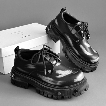 Vyriniai odiniai bateliai su storu augimo pada, PU viršus, gumos padas, raišteliai, apvali nosis.