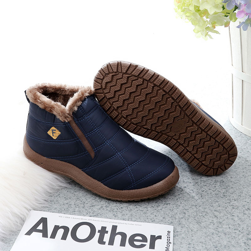 Férfi téli magas szárú hócsizma fleece béléssel, textil felsőrész, PU talp, csúszásmentes, meleg