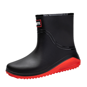 Unisex esőcsizma, PVC felső rész, műanyag talp, közepes szár, kerek orr, vízálló