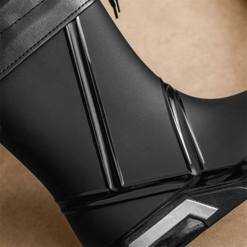 Férfi esőcsizmák PVC felsőrésszel, gumírozott talppal, mesterséges gyapjú bélés, középmagas szár, kerek orr