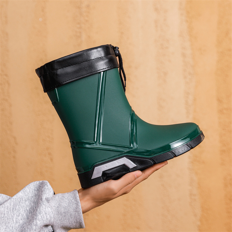 Férfi esőcsizmák PVC felsőrésszel, gumírozott talppal, mesterséges gyapjú bélés, középmagas szár, kerek orr