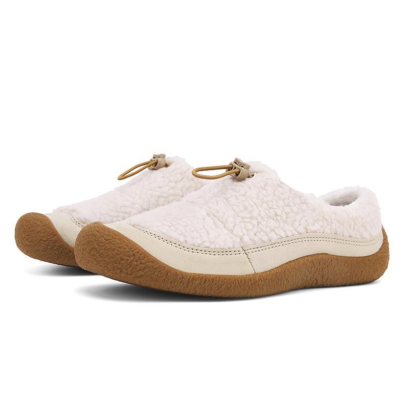 Női meleg slip-on cipő, puha gumi talppal, kerek orrú, felsőrésze szintetikus bőrből, belső műszőrme bélés