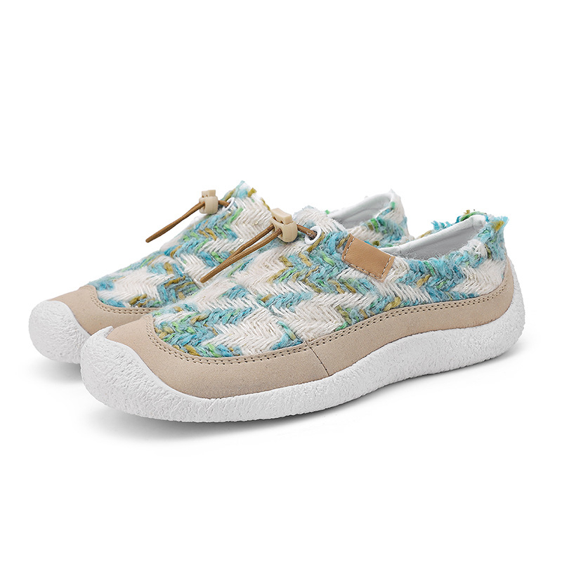 Női meleg slip-on cipő, puha gumi talppal, kerek orrú, felsőrésze szintetikus bőrből, belső műszőrme bélés