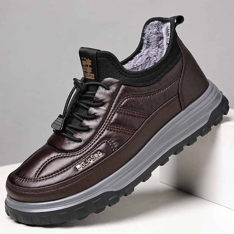 Vyriski žieminiai sniego batai, viršus iš mikropluošto odos, viduje vilnos įdaila, PU padas, atsparūs iki -40°C.