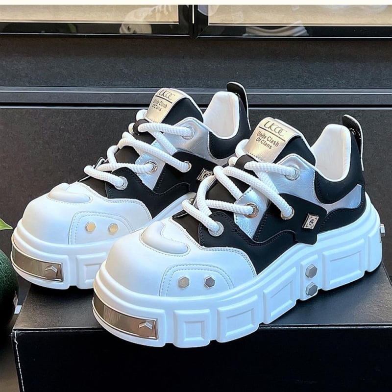 Ανδρικά αθλητικά παπούτσια με φαρδιά σόλα, συνθετικό δέρμα επάνω, διαπνέουσα επένδυση με δίχτυ, κορδόνια, χαμηλό ύψος, σόλα Injection-molded