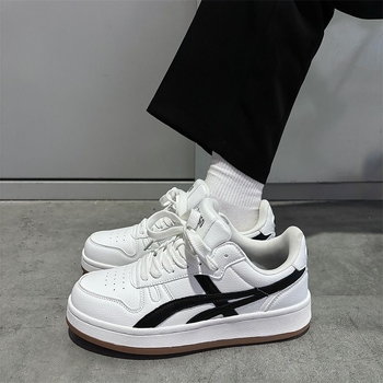 Αθλητικά παπούτσια με στρογυλή μύτη, επάνω μέρος από συνθετικό δέρμα, χαμηλό προφίλ, ουδέτερο καθημερινό στυλ