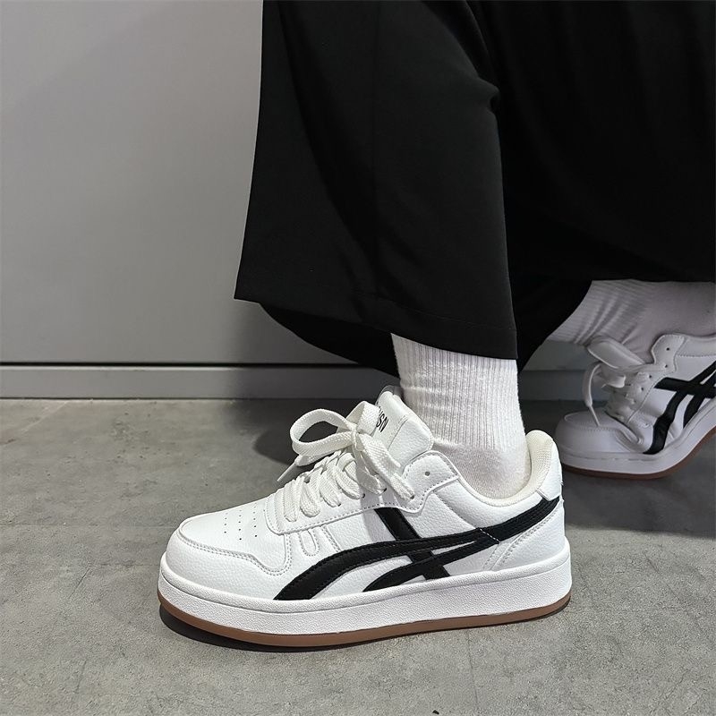 Αθλητικά παπούτσια με στρογυλή μύτη, επάνω μέρος από συνθετικό δέρμα, χαμηλό προφίλ, ουδέτερο καθημερινό στυλ