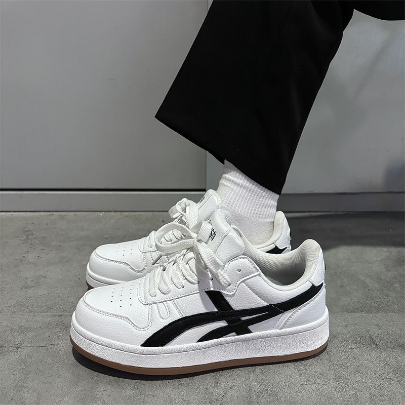 Αθλητικά παπούτσια με στρογυλή μύτη, επάνω μέρος από συνθετικό δέρμα, χαμηλό προφίλ, ουδέτερο καθημερινό στυλ