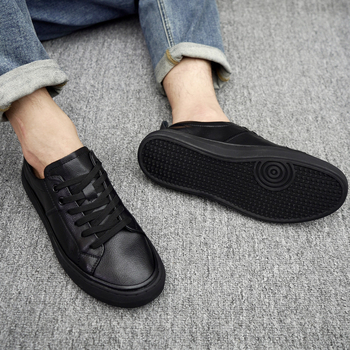 Férfi bőr sportcipő, gumírozott talp, kerek orr, 3–5 cm sarok, PU talpbetét