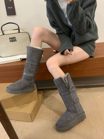 Sniega zābaki sievietēm ar biezu zoli, nubukādas augšdaļa un mākslīgā kažokāda iekšpusē