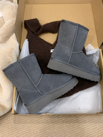 Sniega zābaki sievietēm ar biezu zoli, nubukādas augšdaļa un mākslīgā kažokāda iekšpusē