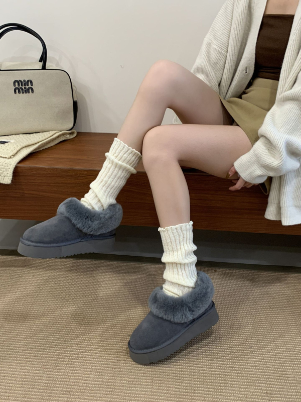 Sniega zābaki sievietēm ar biezu zoli, nubukādas augšdaļa un mākslīgā kažokāda iekšpusē