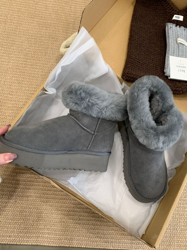 Sniega zābaki sievietēm ar biezu zoli, nubukādas augšdaļa un mākslīgā kažokāda iekšpusē