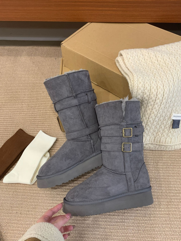 Sniega zābaki sievietēm ar biezu zoli, nubukādas augšdaļa un mākslīgā kažokāda iekšpusē