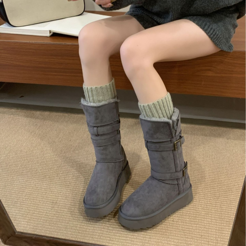 Sniega zābaki sievietēm ar biezu zoli, nubukādas augšdaļa un mākslīgā kažokāda iekšpusē