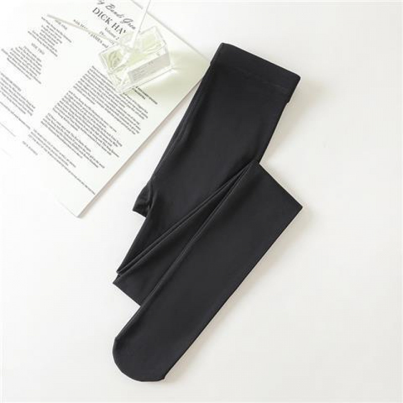 Pančuchy s vysokým pásom z nylonu, mokrý lesk povrchu, hrubšia fleecová podšívka, realistický efekt holých nôh