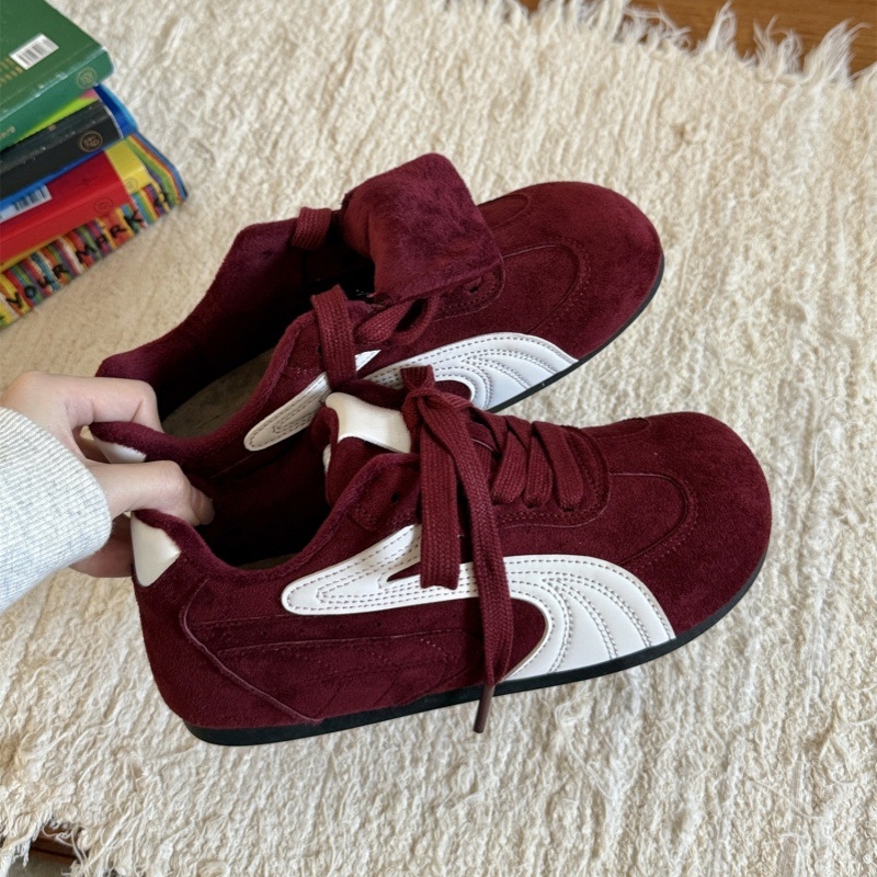 Pantofi sport femei iarna 2025, exterior din piele sintetică, căptușeală din pluș artificial scurt, branț din păr artificial, talpă din cauciuc, închidere cu șireturi